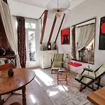 Joli Cocon Avec Terrasse Dans Le Marais