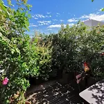Joli Cocon Avec Terrasse Dans Le Marais