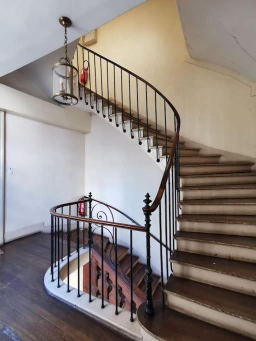 Appartamento Joli Cocon Avec Terrasse Dans Le Marais Parigi
